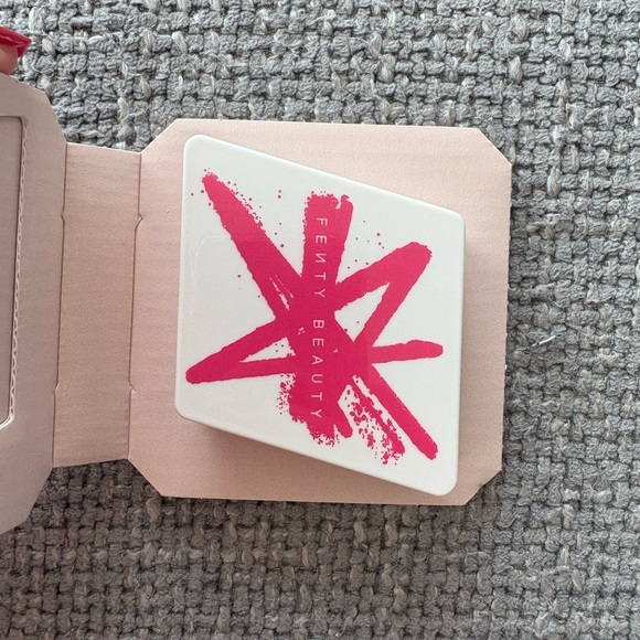 Fenty Beauty Cheeks Suede Powder Blush – Bubble Bands (Shimmering Hot Pink) - Picture 6 of 13